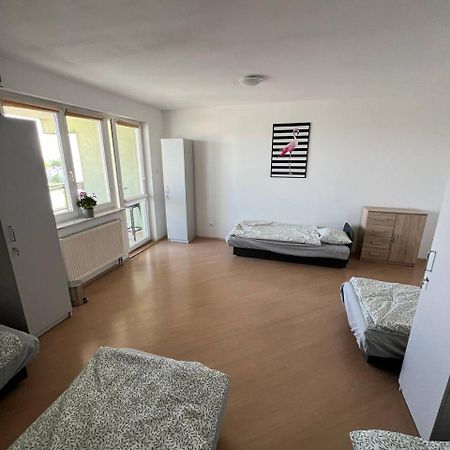 Hostel „U Sashka” Варшава Экстерьер фото