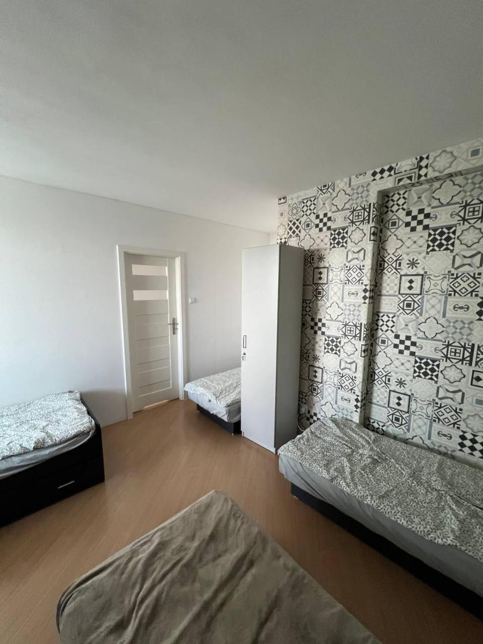 Hostel „U Sashka” Варшава Экстерьер фото