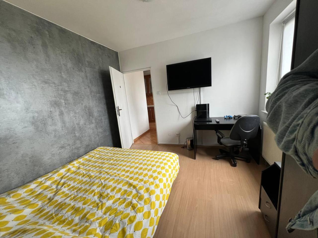 Hostel „U Sashka” Варшава Экстерьер фото