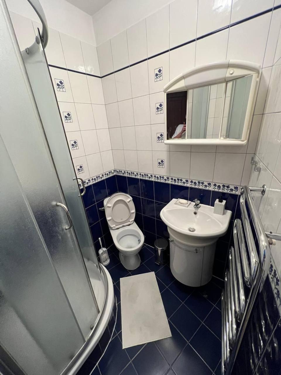 Hostel „U Sashka” Варшава Экстерьер фото